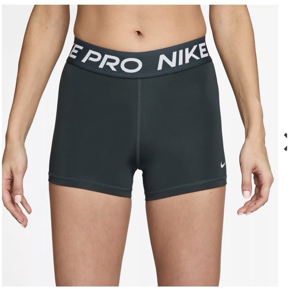 NEW Nike Pro Womens Athletic Bike Shorts 3" Mid Rise CZ9857 Women's Size Medium